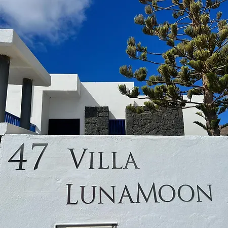 Lunamoon *